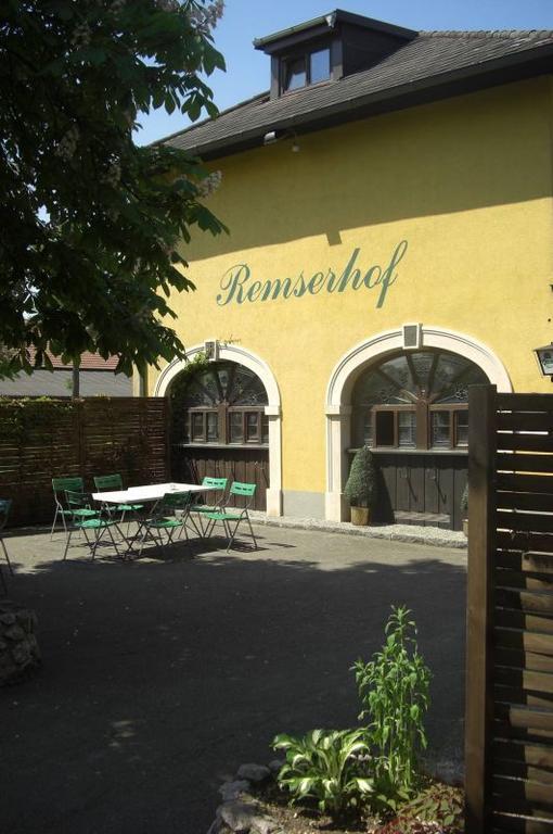 Remserhof Sankt Valentin Exterior foto